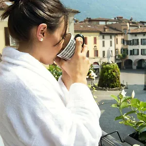 La Quadra - In With Daily Housekeeping Apartment